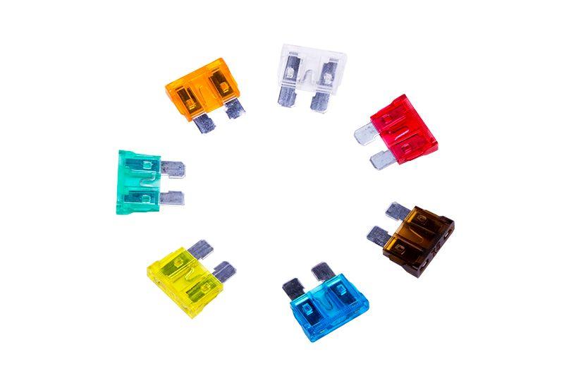 Набор автомобильных предохранителей "стандарт" в пластиковой коробке (уп.100шт) Rexant 80-7024