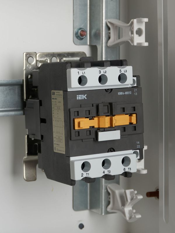 Контактор КМИе-46512 65А 230В/АС3 1НО 1НЗ GENERICA KKME41-065-230-11