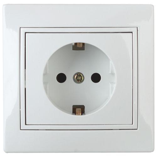 Розетка 1-м СП Plano 1-202-01 16А IP20 250В 2P+E Schuko бел. Intro Б0027609