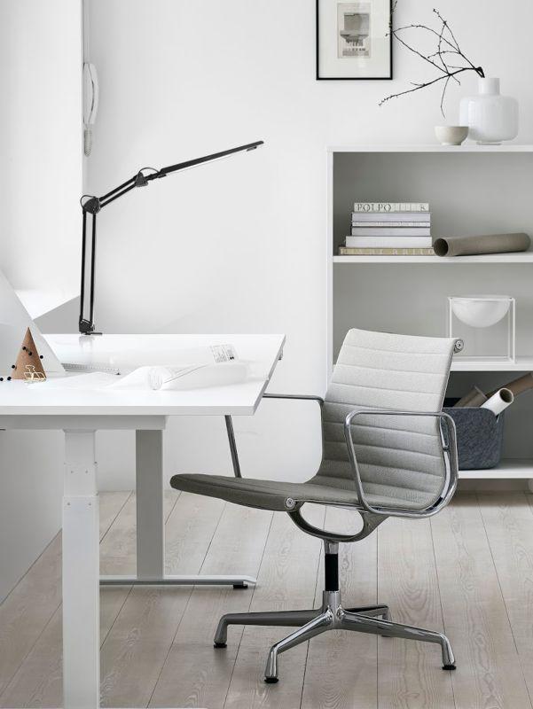 Светильник светодиодный настольный KD-821 C03 8Вт 350лм 230В струбцина 2 уровня яркости серебр. Camelion 13528