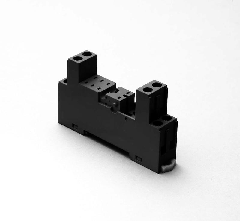 Розетка с винт. клеммами (с зажимной клетью) для реле 40.51 40.52 40.61 40.62 модули 99.80 в комплекте пластик. клипса 095.91.3 черн. FINDER 958530SPA