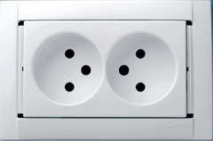 Розетка 2-м СП Simon34 16А IP20 без заземл. бронз. Simon 34457-36