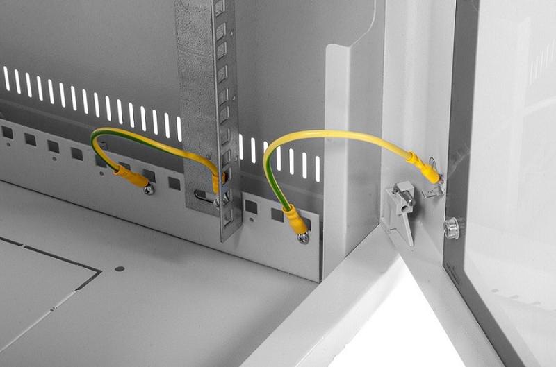 Шкаф коммутационный ШРН-9.650 9U 600х650мм передн. двер. стеклян. несъемн. боков. панел. 50кг сер. ЦМО 1134124