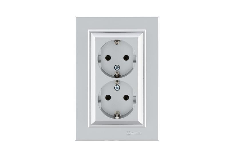 Розетка 2-я с/з СП (Новый дизайн) Karea 16А IP20 серебр. Makel 56065057