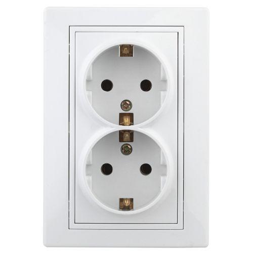 Розетка 2-м СП Plano 1-205-01 16А IP20 250В 2х2P+E Schuko бел. Intro Б0053915