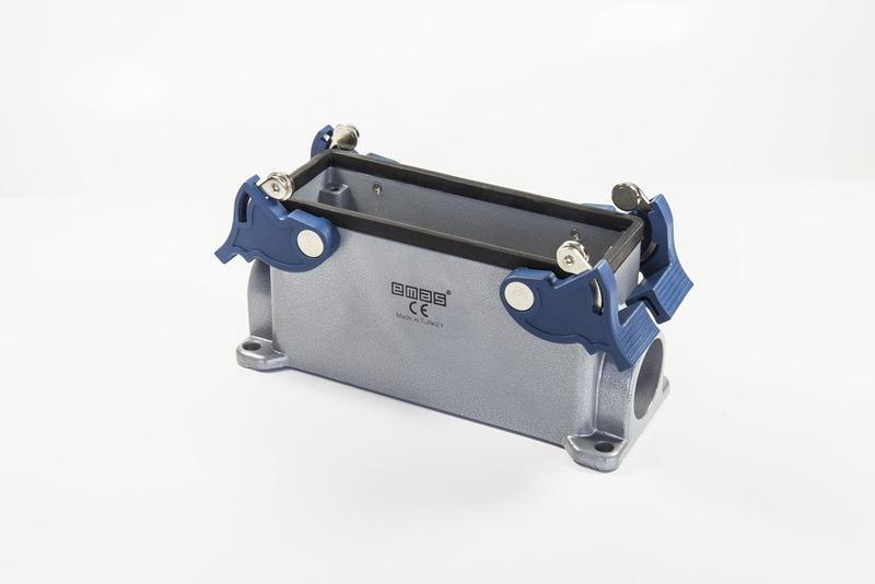 Кожух пустой поверхностный монтаж боковой ввод EMAS EBM24GD14