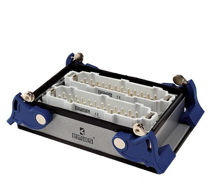 Вилка низкая 4-фиксатора для панели 48п 16А EMAS EBM48FM44