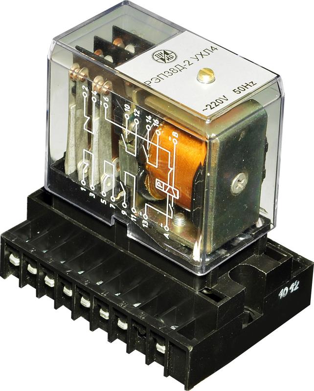 Реле промежуточное РЭП-38Д-2 110В AC 3/3 задн. присоед. ВНИИР A8120-77972120