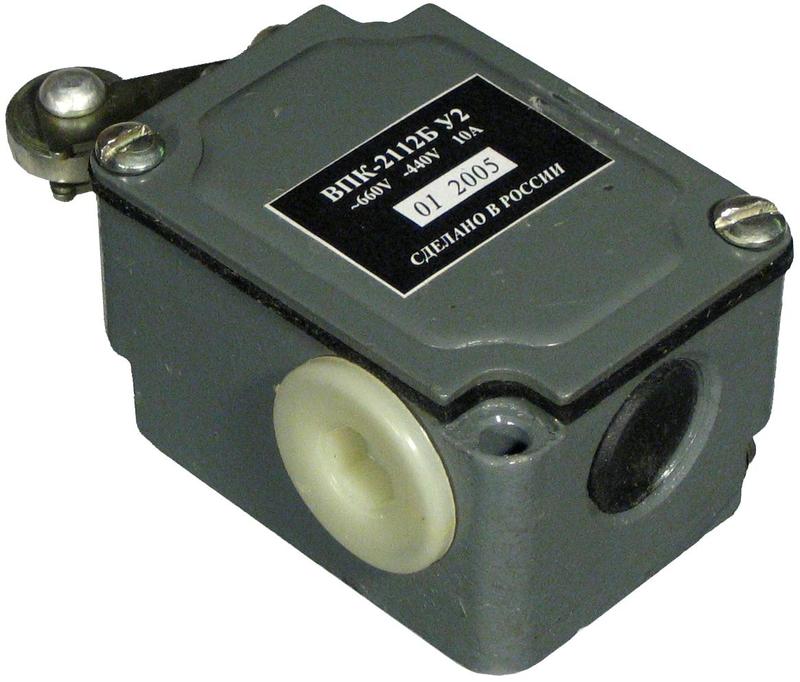 Выключатель путевой конечный ВПК-2112Б У2 1НО+1НЗ 10А IP67 рычаг с роликом A8014-80085114