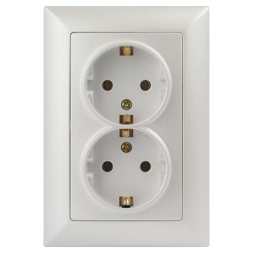 Розетка 2-м СП Solo 4-205-06 16А 250В IP20 2х2P+E Schuko с заземл. перламутр Intro Б0053678