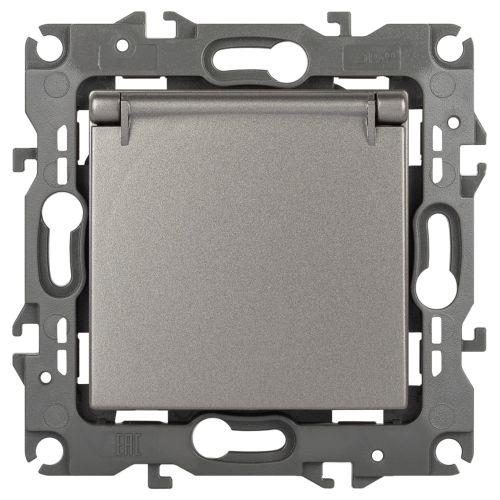 Розетка 16А 250В 2P+E Schuko защ. шторки с крышкой Эра12 12-2103-16 титан Эра Б0065722