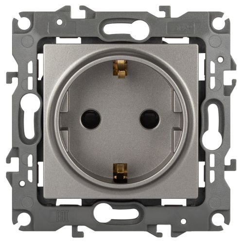 Розетка 16А 250В 2P+E Schuko защ. шторки Эра12 12-2102-16 титан Эра Б0065651