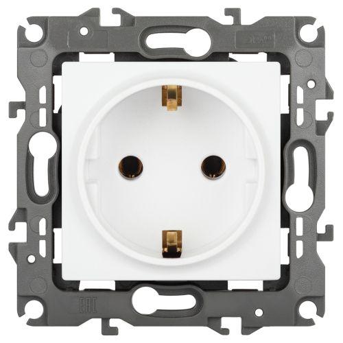 Розетка 16А 250В 2P+E Schuko Эра12 12-2101-01М бел. матов. Эра Б0065700