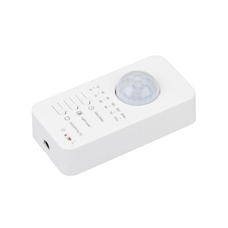 Контроллер SMART-SENS-101-14-82-SUF White 5-24В 1х3А Step PIR 2.4G IP20 пластик INTELLIGENT ARLIGHT 046484