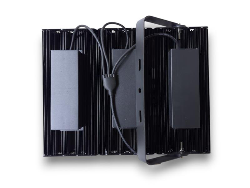 Светильник светодиодный SMD 600Вт 5000К IP67 96000лм 85-265В 540х415х127мм промышлен. на лире KRASO PR(S)-600