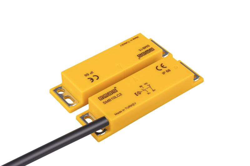 Датчик магнитный (1НЗ+1НО) провод 2м (расст. сраб. 5мм) левый выход IP68 EMAS SMB10LC2-B15