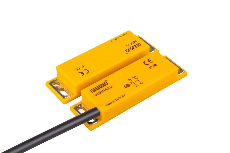Датчик магнитный (1НЗ+1НО) провод 2м (расст. сраб. 8мм) левый выход IP68 EMAS SMB10LC2-B18