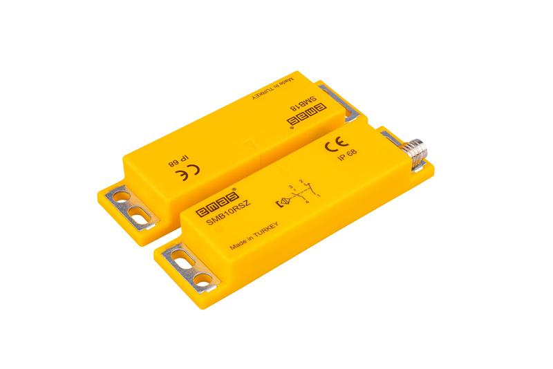 Датчик магнитный (1НЗ+1НО) разъем M8х4 (расст. сраб. 8мм) правый выход IP68 EMAS SMB10RSZ-B18