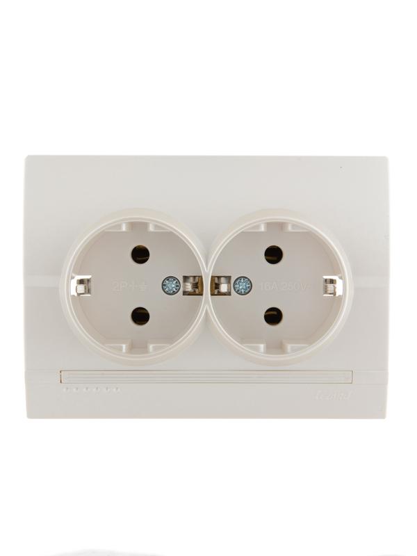 Розетка 2-м СП Deriy 16А IP20 с заземл. керамика жемчуж./бел. метал. LEZARD 702-3030-127