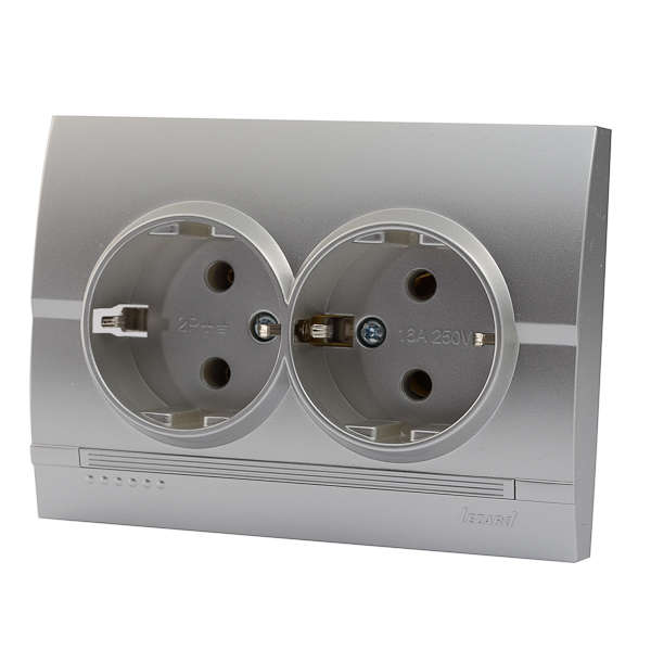 Розетка 2-м СП Deriy с заземл. бакелит серебр. метал. LEZARD 702-2828-127B