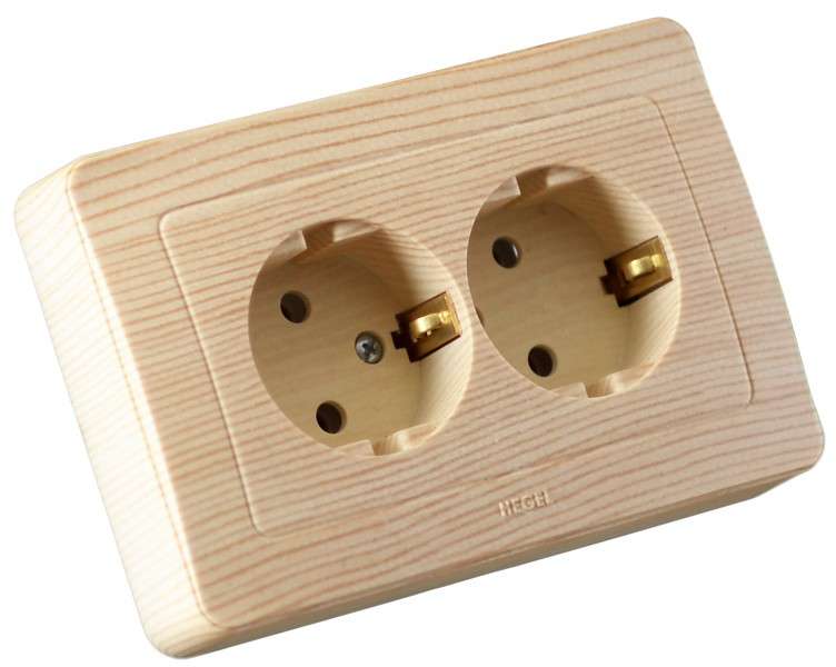 Розетка 2-м СП Мастер 16А IP20 250В с заземл. защ. шторки сосна HEGEL РС16-352-02