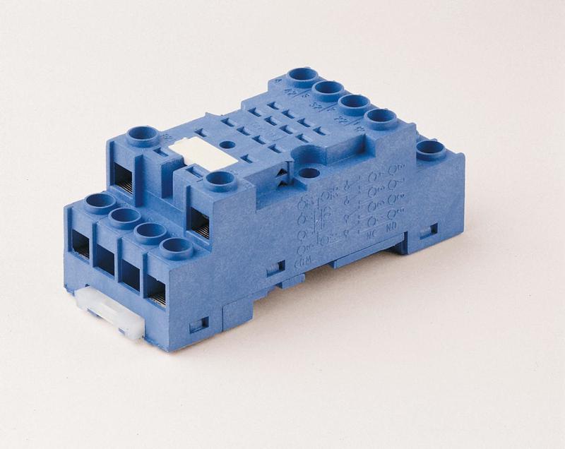 Розетка с винт. клеммами (под шайбу) для реле 55.33 таймера 85.03 модули 99.01 в комплекте металлич. клипса 094.71 син. FINDER 9473SMA