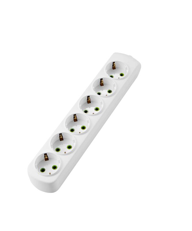 Колодка 6-м с заземл. Letitia LEZARD 721-0600-601