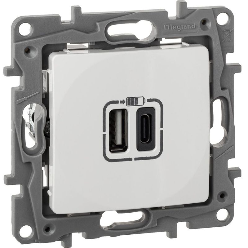 Устройство зарядное Etika с 2-мя USB разъемами A и C 240В/5В 3000мА бел. IEK 672236