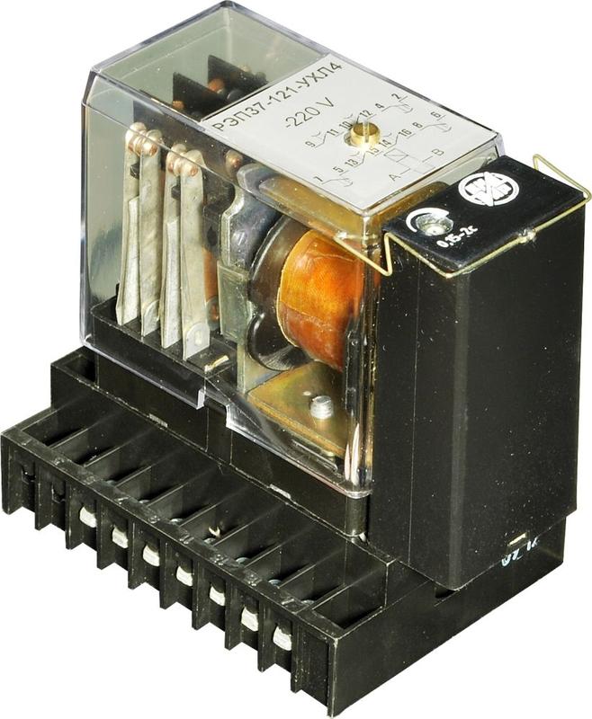Реле промежуточное РЭП-37-121 220В DC 4/3 задн. присоед. ВНИИР A8120-77971383