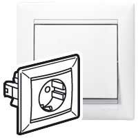 Розетка 1-м СП Valena 16А IP20 250В 2P+E с заземл. на винтах в сборе бел. IEK 774423