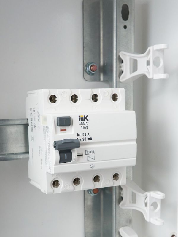 Выключатель дифференциального тока (УЗО) 4п 63А 30мА тип AC ВДТ R10N ARMAT IEK AR-R10N-4-063C030