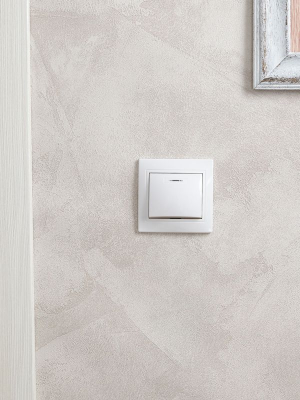 Выключатель 1-кл. СП Кварта 10А IP20 ВС10-1-1-КБ с индикацией бел. GENERICA EVK11-K01-10-DM