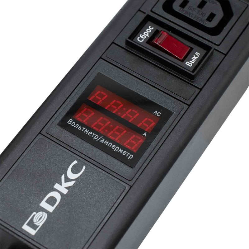 Блок распределения питания 10-м 10А C13 вх. разъем C1 для 19дюйм шкафов вертикал. защита от перенапряж. с индикатором сети DKC R519IEC10SWCD